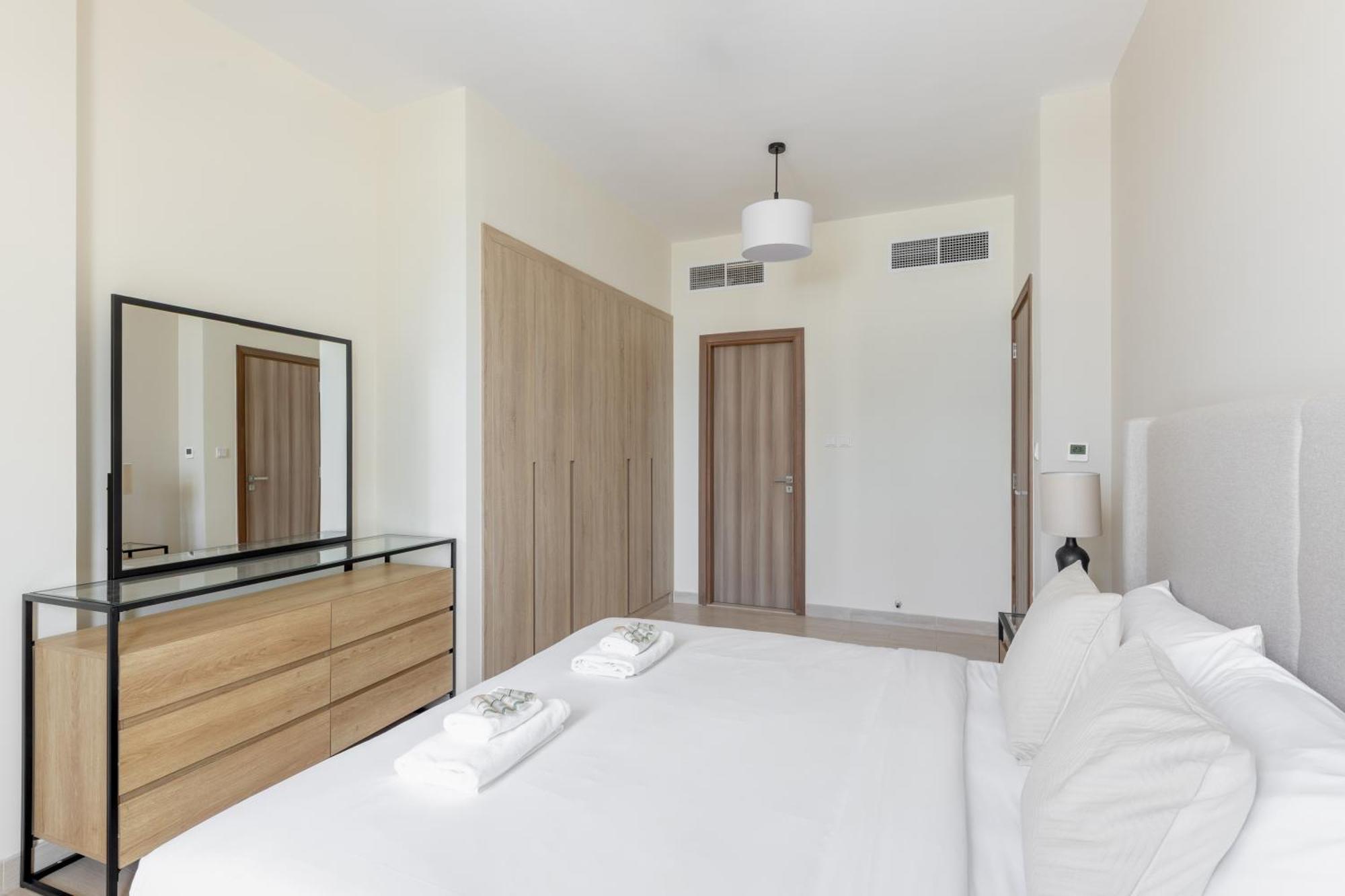 Apartment Brand New, Partial Canal View, Business Bay Dubai